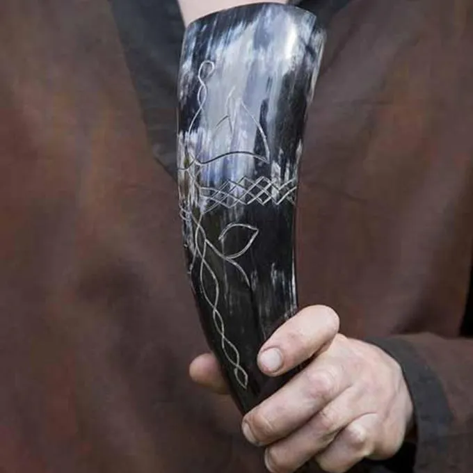 Epic Armoury Celtic Drinking Horn 0,5L, Dark - Image 2