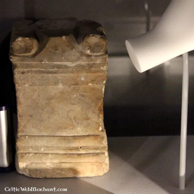 Columna For Roman House Altar - Image 5