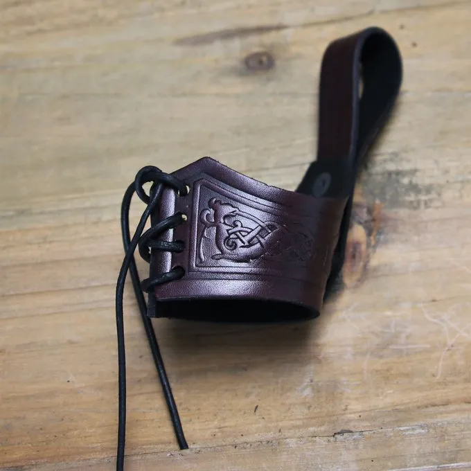 Mytholon Drinking Horn Belt Holder Castagir Red - Image 3