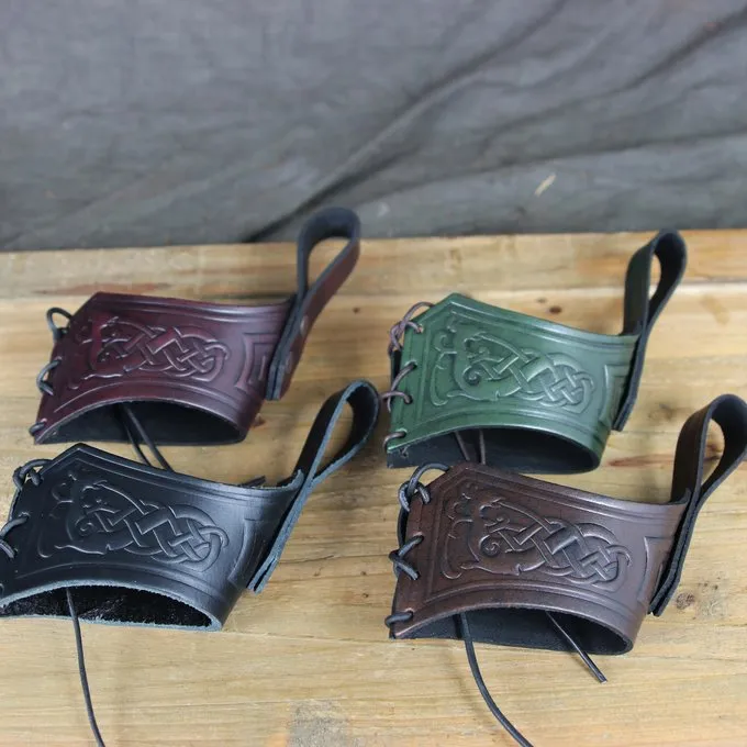 Mytholon Drinking Horn Belt Holder Castagir Red - Image 4