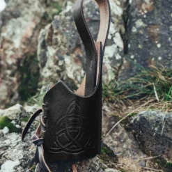 Leonardo Carbone Drinking Horn Holder Triquetra, Black