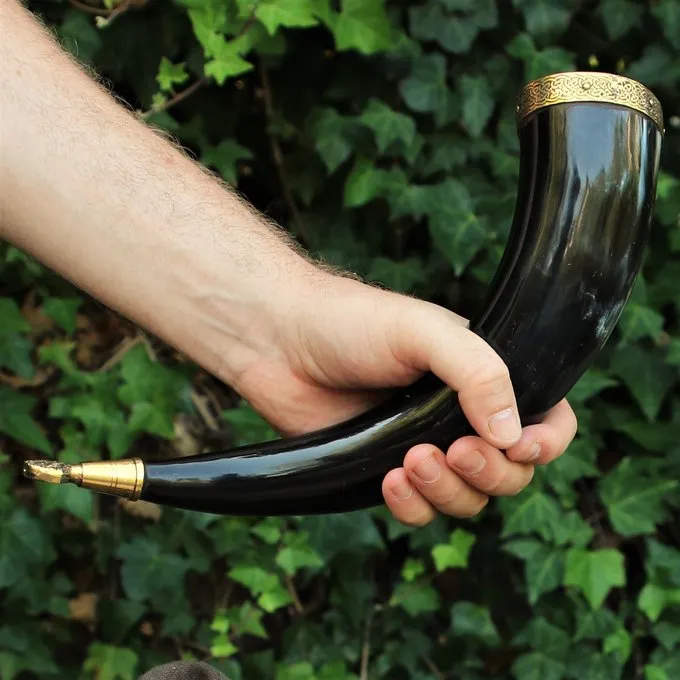 Windlass Steelcrafts Drinking Horn Rollo With Leather Holder