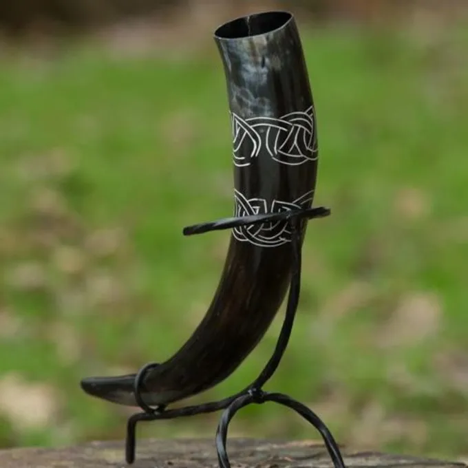 Epic Armoury Drinking Horn Tara With Celtic Knots, Light