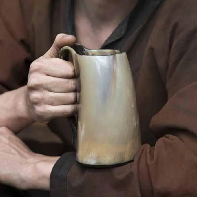 Epic Armoury Horn Cup With Ear 0,5L, Light - Image 2