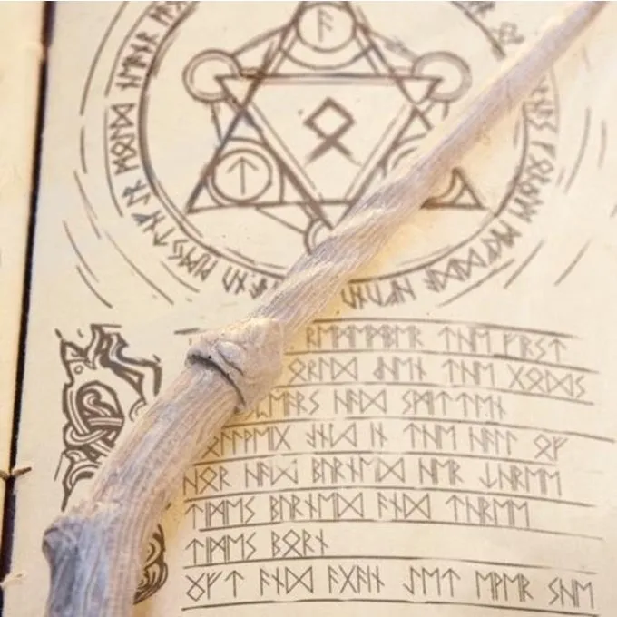 Epic Armoury Wand Druid, White - Image 4